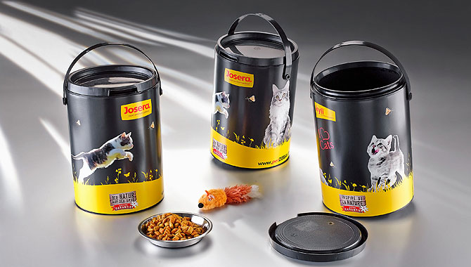 RPC Superfos delivers Paintainer storage pail to keep Petzeba cat food fresh