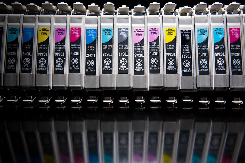 800px-Ink-jet_cartridges
