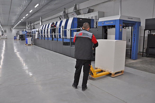 Armenia’s printer Grand Master purchases Koenig & Bauer Rapida 106 press